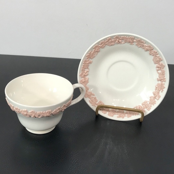 Wedgwood Etruria Embossed Queens Ware Pink on White Tea Cup Saucer Set England - Picture 5 of 16